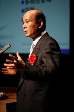 基調講演(倉重講師)