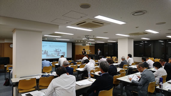 例会の様子