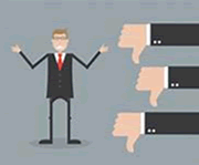 出典：被批判者の苦悩 amazonaws.com/media shutterstock_2456188