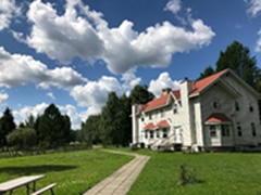 NASAはアメリカから2×4住宅建材を持ち込み、家屋を建設し米国環境をつくりあげることにしました