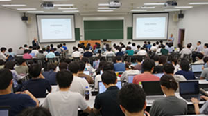 出典：中央大学　講義風景